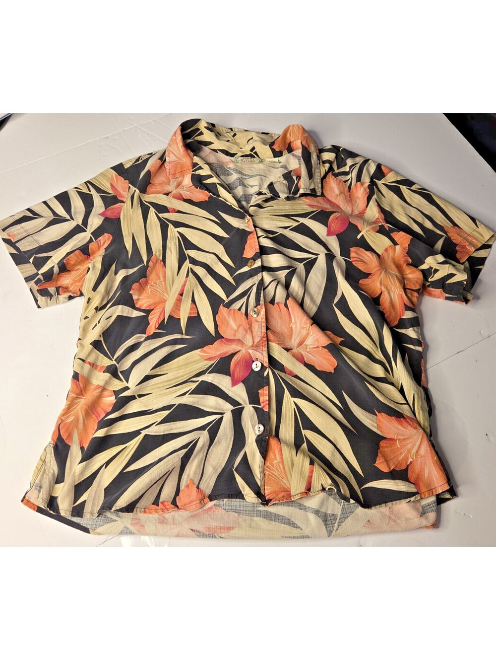 Vintage Tommy Bahama Women's XL 97% Silk Hawaiian Floral Button Up Shirt